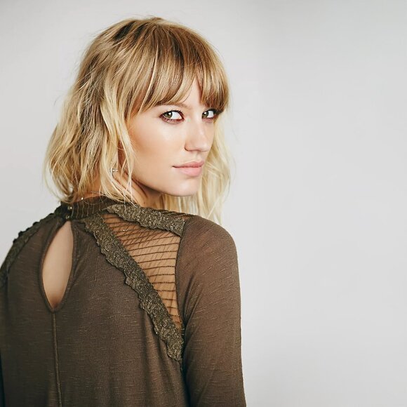 Free People New Romantics Ruby Jane Tee in Green - sz Small - Picture 4 of 14